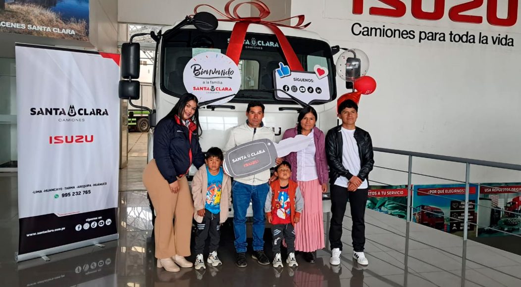ENTREGA-DE-CAMIONES-ISUZU-SANTA-CLARA-CAMIONES-3.jpg